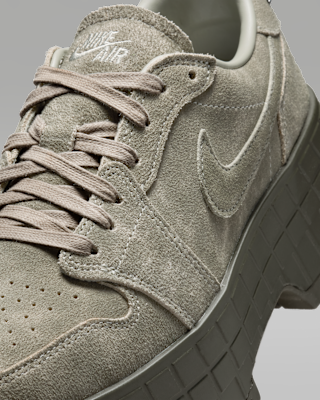 Air Jordan 1 Brooklyn Low Women's Shoes. Nike ID